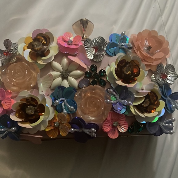 Clutch - Picture 2 of 4